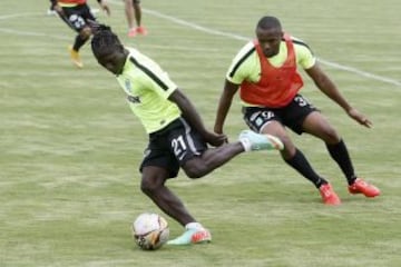 Un total de 27 jugadores se presentaron en el primer entrenamiento de Nacional con miras al Torneo Clausura 2015.