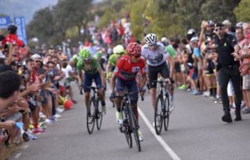 Una de las ‘grandes vueltas’ del ciclismo mundial, una joya deseado por los máximos exponentes de los pedales desde 1936. En los últimos años, su punto de salida ha sido Andalucía y en la gran mayoría de las ediciones, termina con un paseo triunfal en Madrid. Los Pirineos catalanes y la sierra asturiana comprende las ‘pruebas reinas’. El español Roberto Heras tiene el récord de ‘Vueltas’ en sus vitrinas, al ganarla en 2000, 2003, 2004 y 2005.