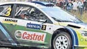 <b>EN CABEZA. </b>Gronholm marcha primero, pero Loeb aprieta.