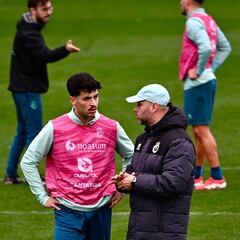 El amuleto del ascenso se apellida Meseguer