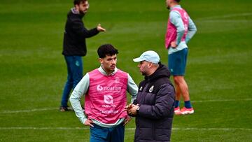 Meseguer y José Alberto, del Racing.