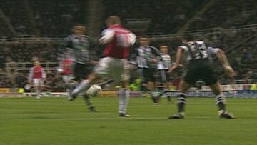 Bergkamp masterclass in vision, technique and ball control