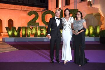 Alejandro Davidovich, Garbiñe Muguruza and Conchita Martínez.