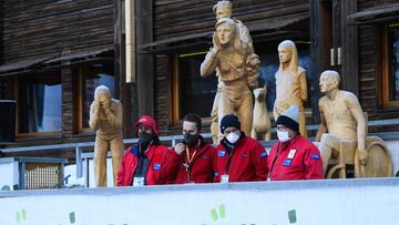 Espectadores de madera en la Copa del Mundo de esquí