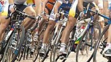 <b>ASTARLOA TIENE PLAZA. </b>Astarloa (en la foto con la Selección) estará en el UCI Pro Tour con Lampre-Saeco.