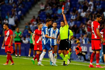 Sergi Gómez, roja ante el Rayo Vallecano.
