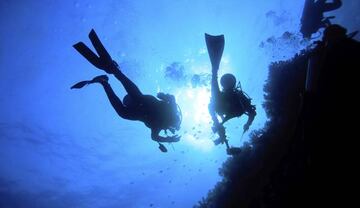 Sumérgete en las aguas tailandesas con tu clase de buceo.