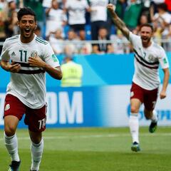 Los rostros de la celebración del gol de Carlos Vela