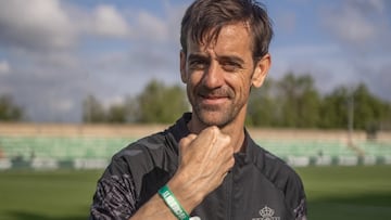 Juan Rojo y la pulsera ‘Yo creo en ti’ para salvar al Betis