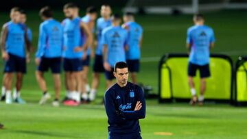 Lionel Scaloni en una sesión de entrenamiento con Argentina.