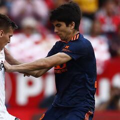 Wöber tiene roto el menisco interno de su rodilla derecha