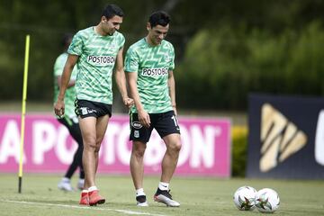 Atlético Nacional presentó al volante Jarlan Barrera en su sede deportiva de Guarne. El jugador es el tercer refuerzo del club y se une a los trabajos con Juan Carlos Osorio nuevo estratega del equipo 'verdolaga'. 