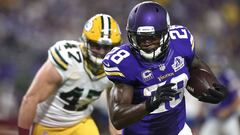 MINNEAPOLIS, MN - SEPTEMBER 18: Adrian Peterson #28 of the Minnesota Vikings carries the ball as defender Jake Ryan #47 of the Green Bay Packers pursues him during their game on September 18, 2016 at US Bank Stadium in Minneapolis, Minnesota.   Hannah Foslien/Getty Images/AFP
 == FOR NEWSPAPERS, INTERNET, TELCOS &amp; TELEVISION USE ONLY ==