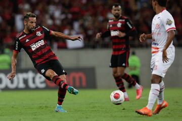 El lateral derecho lucha en Flamengo por retomar el protagonismo de las últimas dos temporadas.

Conformará el Grupo H con la UC, Sporting Cristal y Talleres.