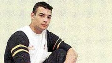 <b>DOBLE DESGRACIA.</b> Gustavo Deferr, sancionado y lesionado.