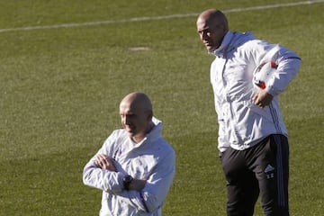 Zinedine Zidane, and David Bettoni, looking to build a solid team with players that fit the strategy.