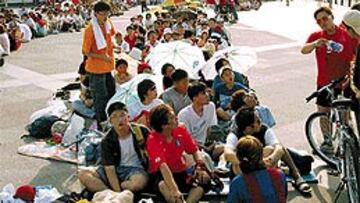Ayer hubo colas frente al estadio.