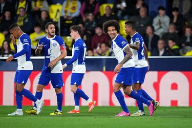 0-1. Axel Witsel celebra el primer gol con sus compañeros de equipo.