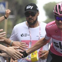 Froome wins Giro d'Italia to complete Triple Crown