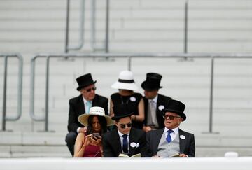 Ascot vuelve lleno de looks extravagantes y mucho glamour