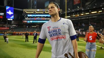 There are two very important awards for players who participate in the postseason: the World Series MVP and the Babe Ruth Award.