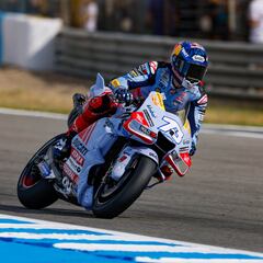 La primera victoria de Álex Márquez está más cerca