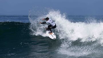 Con olas sobrepasando los 3 metros de altura comenzó en Iquique la segunda fecha del Circuito Nacional de Surf