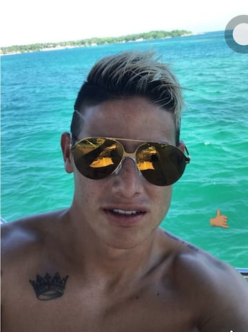 James pasa sus últimas días de vacaciones en Cartagena