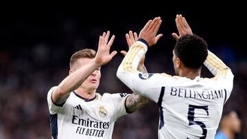 Toni Kroos y Jude Bellingham celebran un gol con el Real Madrid.