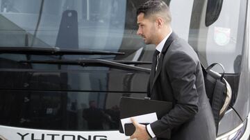 Llegada de Violo al hotel del Atlético en Anfield.