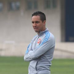 Hijo de Hoyos no descarta volver a jugar y en el fútbol chileno