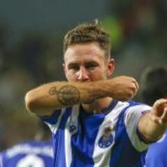 Layún anotó gol en victoria del Porto en Israel
