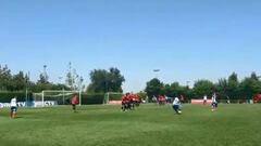 Carlos Lobos anotó este golazo de tiro libre en un amistoso