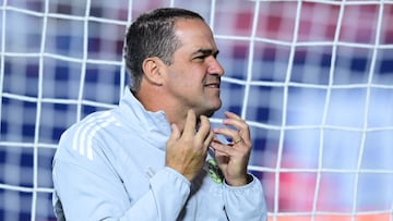 Andre Soares Jardine head coach of America during the 10th round match between Atletico de San Luis and America as part of the Liga BBVA MX, Torneo Apertura 2025 at Alfonso Lastras Stadium, on September 24, 2025 in San Luis Potosi, Mexico.