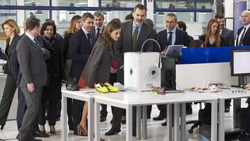 TOLEDO, SPAIN - JANUARY 19:  King Felipe of Spain and Queen Letizia of Spain visit the &#039;Joma Sport&#039; factory on January 19, 2018 in Portillo de Toledo, Spain.  (Photo by Carlos R. Alvarez/WireImage)