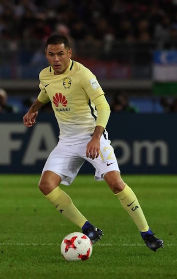 Pablo Aguilar controlling the ball during the Club World Cup semi-final football match between Club America of Mexico and Real Madrid
