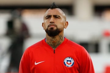 ¡Tres chilenos! El 11 ideal de compañeros que eligió Mauricio Isla