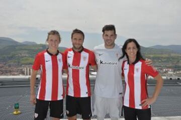 El Athletic present&oacute; las equipaciones que usar&aacute;n los equipos masculino y femenino la temporada 2015-16.