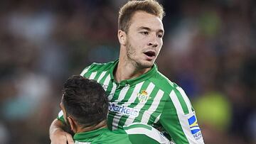 Loren y Borja Iglesias celebran un gol.