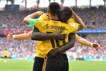 Asistencia de Kevin De Bruyne para que Hazard haga su segundo gol en el partido.