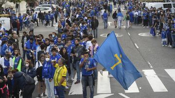 Ambiente previo al partido del derbi asturiano entre el Real Oviedo y el Sprontg de Gijón.