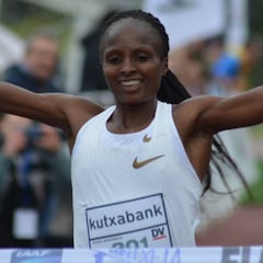 Kipruto maravilla y Obiri cumple como favorita en Elgóibar