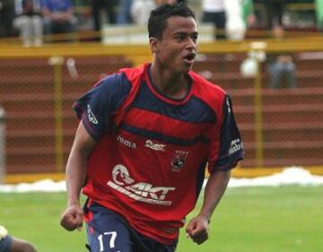 En 2007, se publicaron imágenes del ahora jugador del Bucaramanga teniendo relaciones sexuales con Yuri Katerine Vargas.