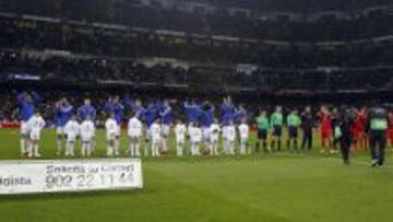 ANTE EL SEVILLA. Los once jugadores del Real Madrid que se enfrentaron al Sevilla el pasado miércoles posan instantes antes del comienzo de dicho encuentro.