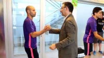 Bartomeu, con Mascherano.