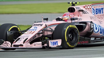 Esteban Ocon con el coche de Force India en Canadá.