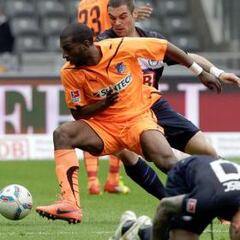 Ryan Babel, en Twitter: "El árbitro estaba drogado"