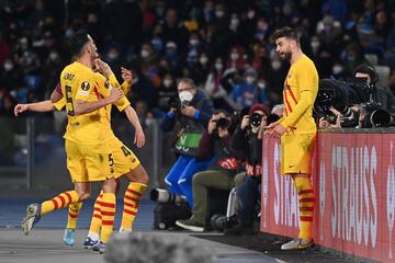 1-3. Gerard Piqué celebra el tercer gol.