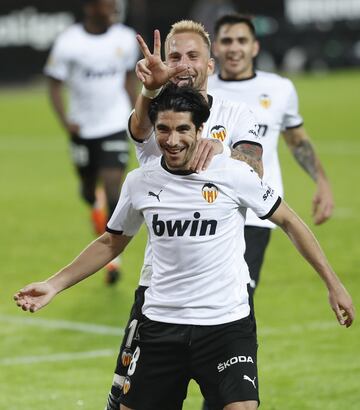 Hat-Trick de penalti de Carlos Soler al anotar el 4-1.













