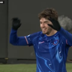 Marc Guiu tira la puerta anotando un hat-trick: el segundo gol habla muy bien de él